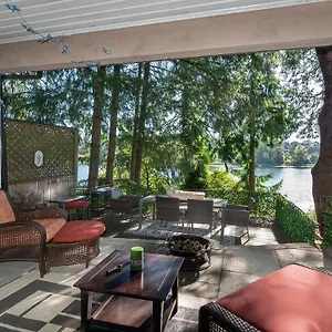 Willow - Lakeside Retreat Holiday home