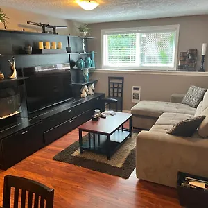 Cozy And Modern 3 Bedroom In Location! Holiday home